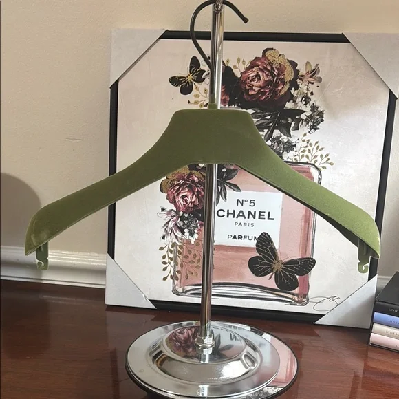 Gucci Olive Velvet Hanger - Picture 5 of 5